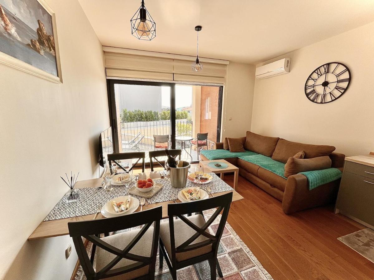 Fides Stylish Apartments Tivat With Pool 외부 사진