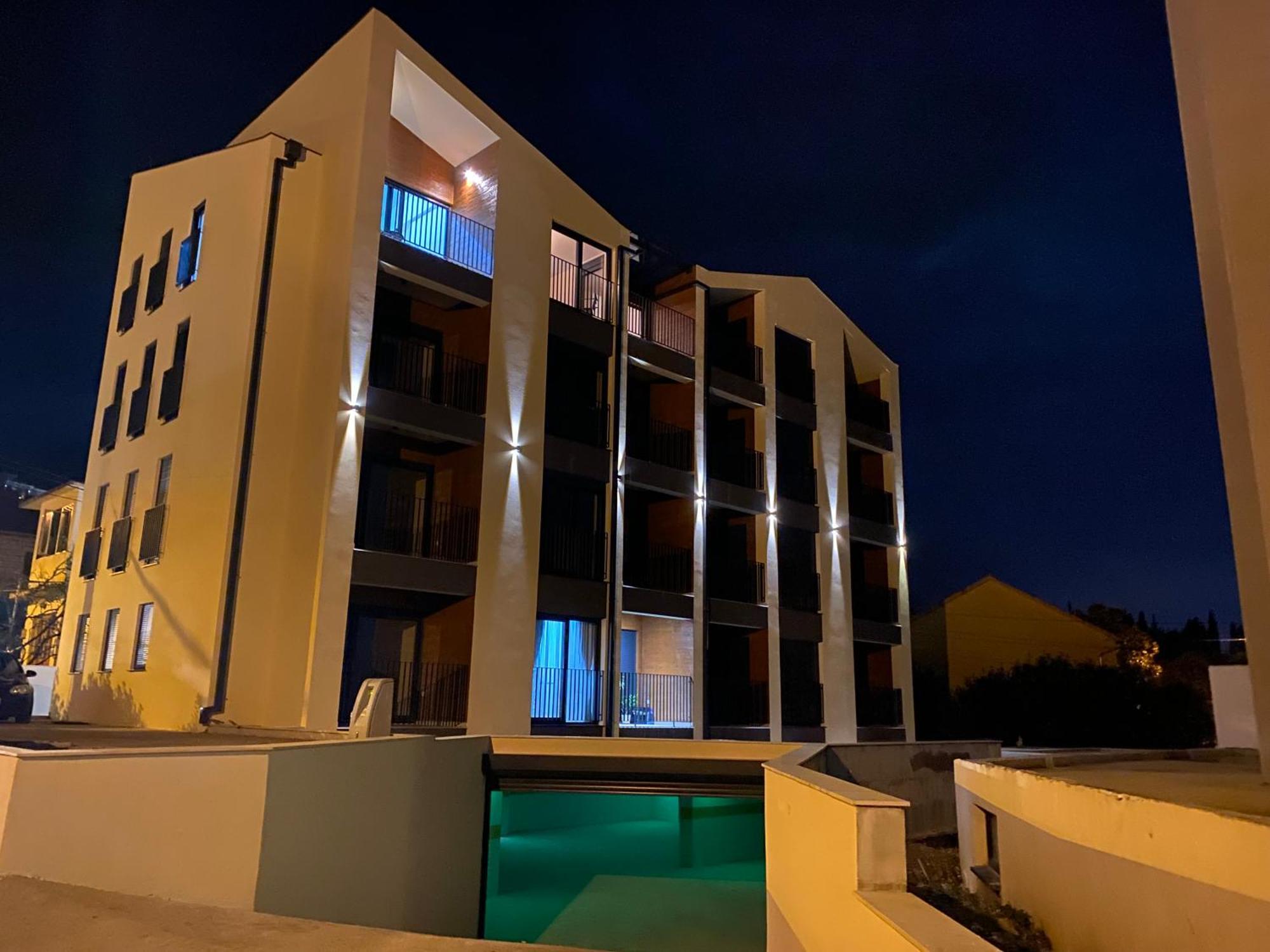Fides Stylish Apartments Tivat With Pool 외부 사진